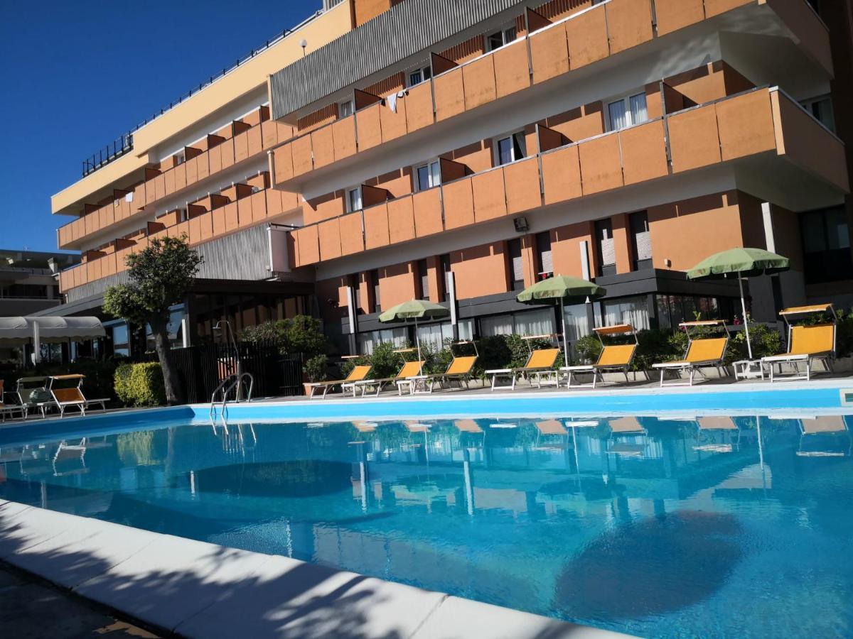 Park Hotel Римини Экстерьер фото