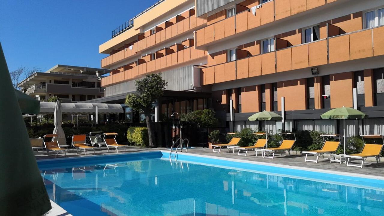 Park Hotel Римини Экстерьер фото