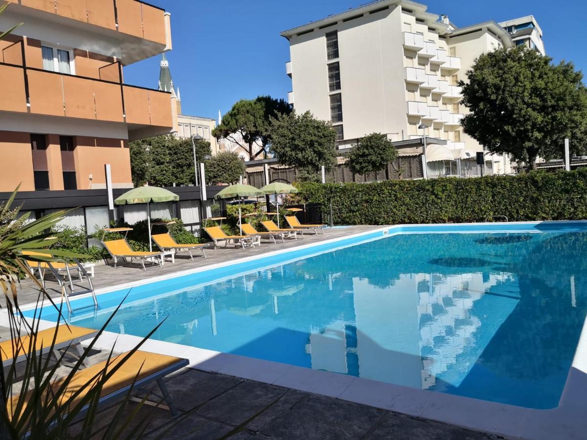 Park Hotel Римини Экстерьер фото