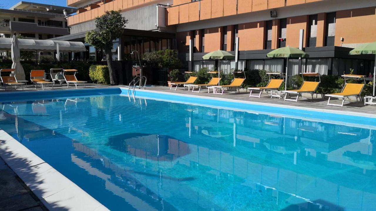 Park Hotel Римини Экстерьер фото
